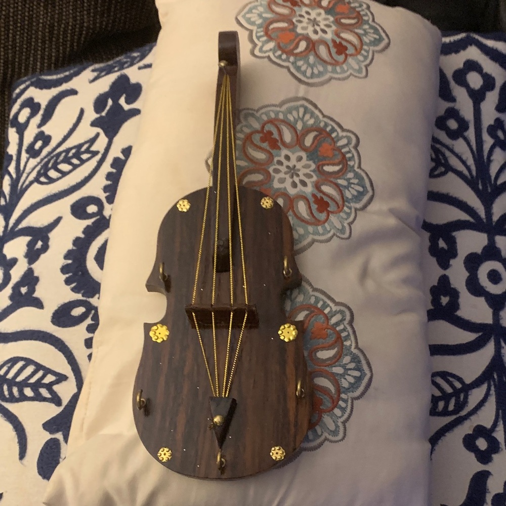 Vintage Violin Key 🔑 Rack Wall Decor